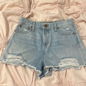 NEVER WORN Alice and Olivia Alice + Olivia size 26 xs Jean shorts jeans shorts